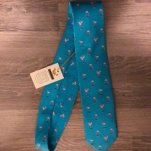 NWT bird dog bay tie